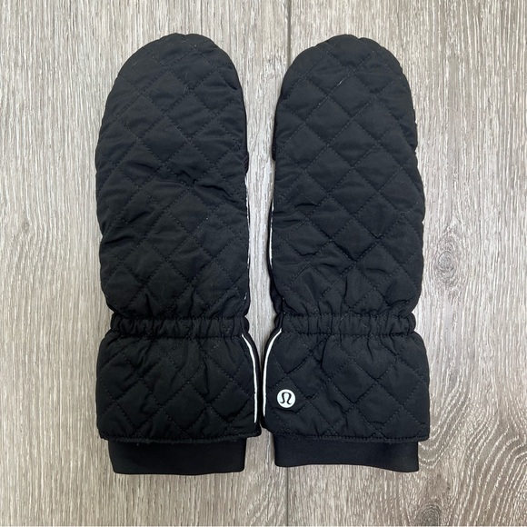 lululemon athletica Accessories - LULULEMON NO SHIVERS MITTENS II BLACK